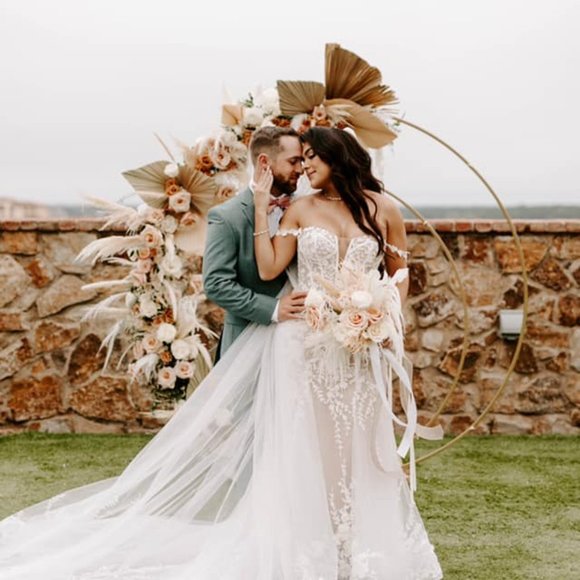 Calla Blanche Lilia Wedding Dress with Matching Cathedral Veil - Picture 8 of 12